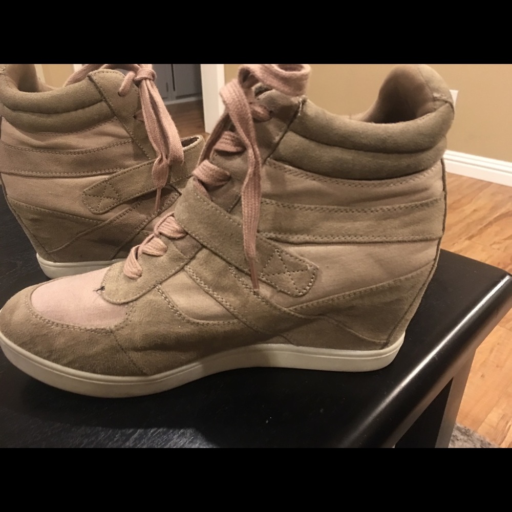 Steve Madden Wedge Sneaker Tan Size 10
